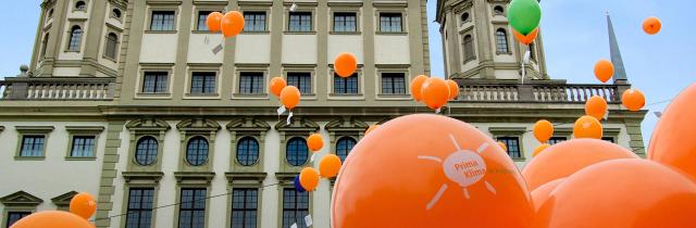 rathaus_ballons.jpg desc